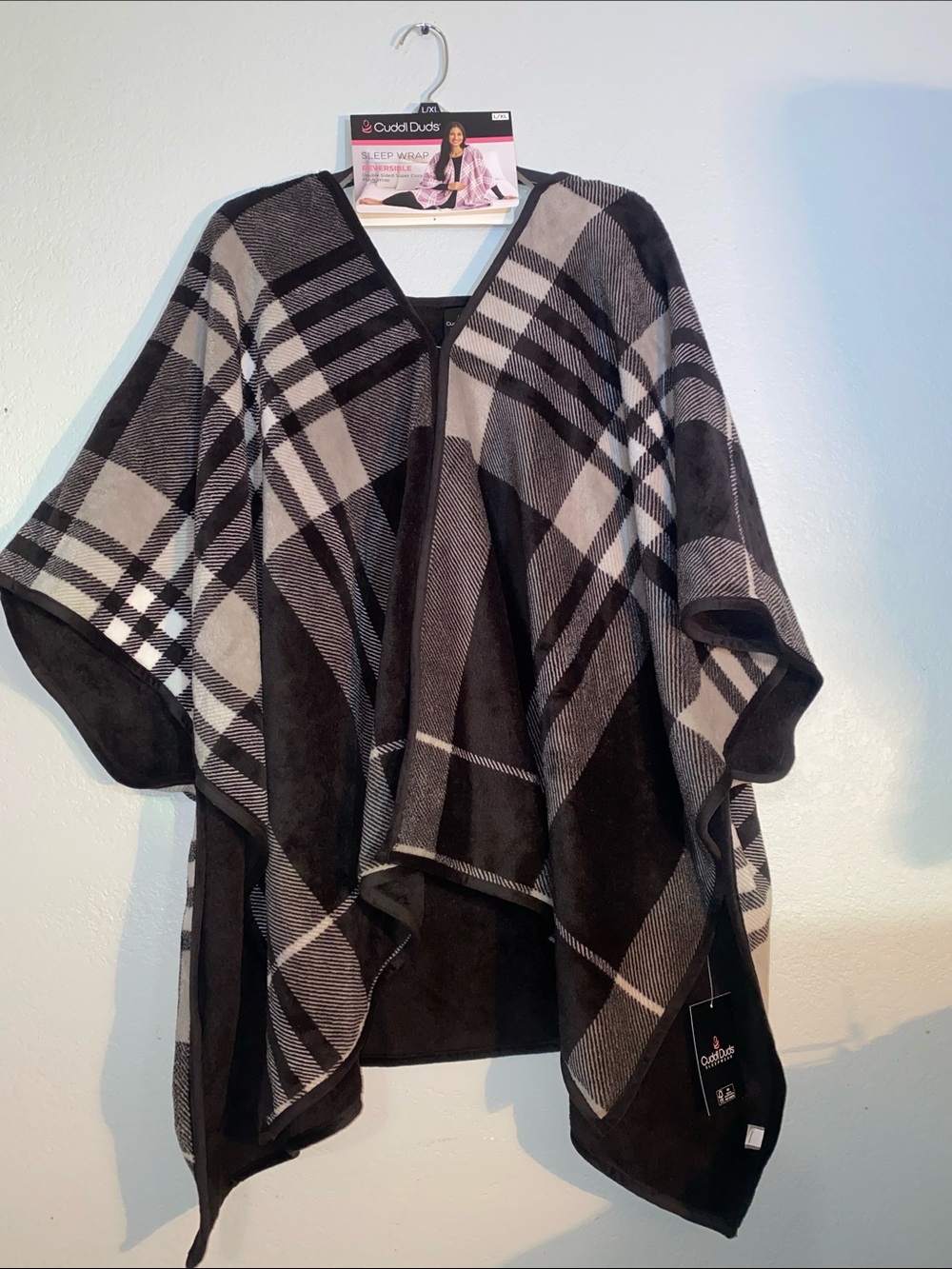 Cuddl Duds Black and Gray Plaid Sleep Wrap